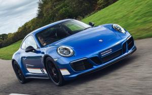 Porsche 911 Carrera 4 GTS British Legends Edition 2017 года (UK)